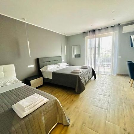 Aqua B&B - Rooms And Apartments Milazzo Eksteriør billede